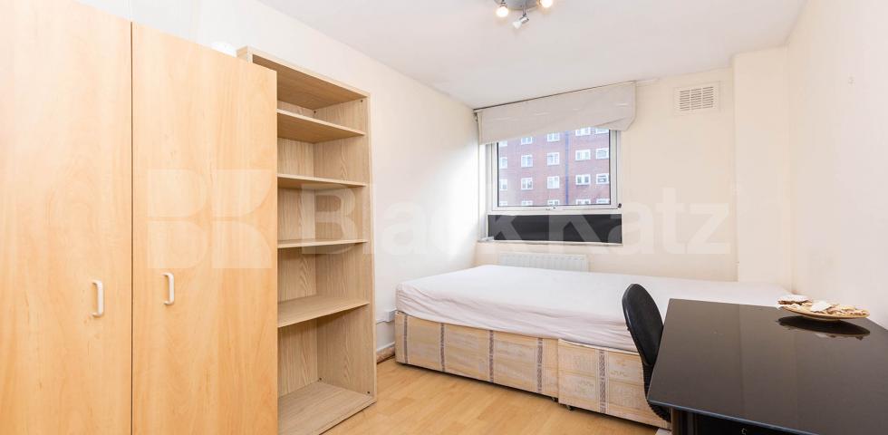 			IDEAL FOR UCL & ROYAL VET STUDENTS!, 3 Bedroom, 1 bath, 1 reception Flat			 Crowndale Road, MORNINGTON CRESCENT 